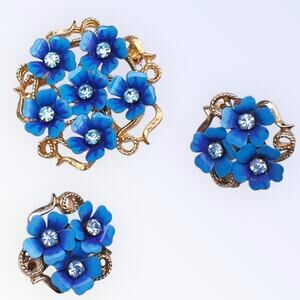 Avon Vintage Blue  Forget Me Not Love Blossom Set Convertible Brooch  Earring